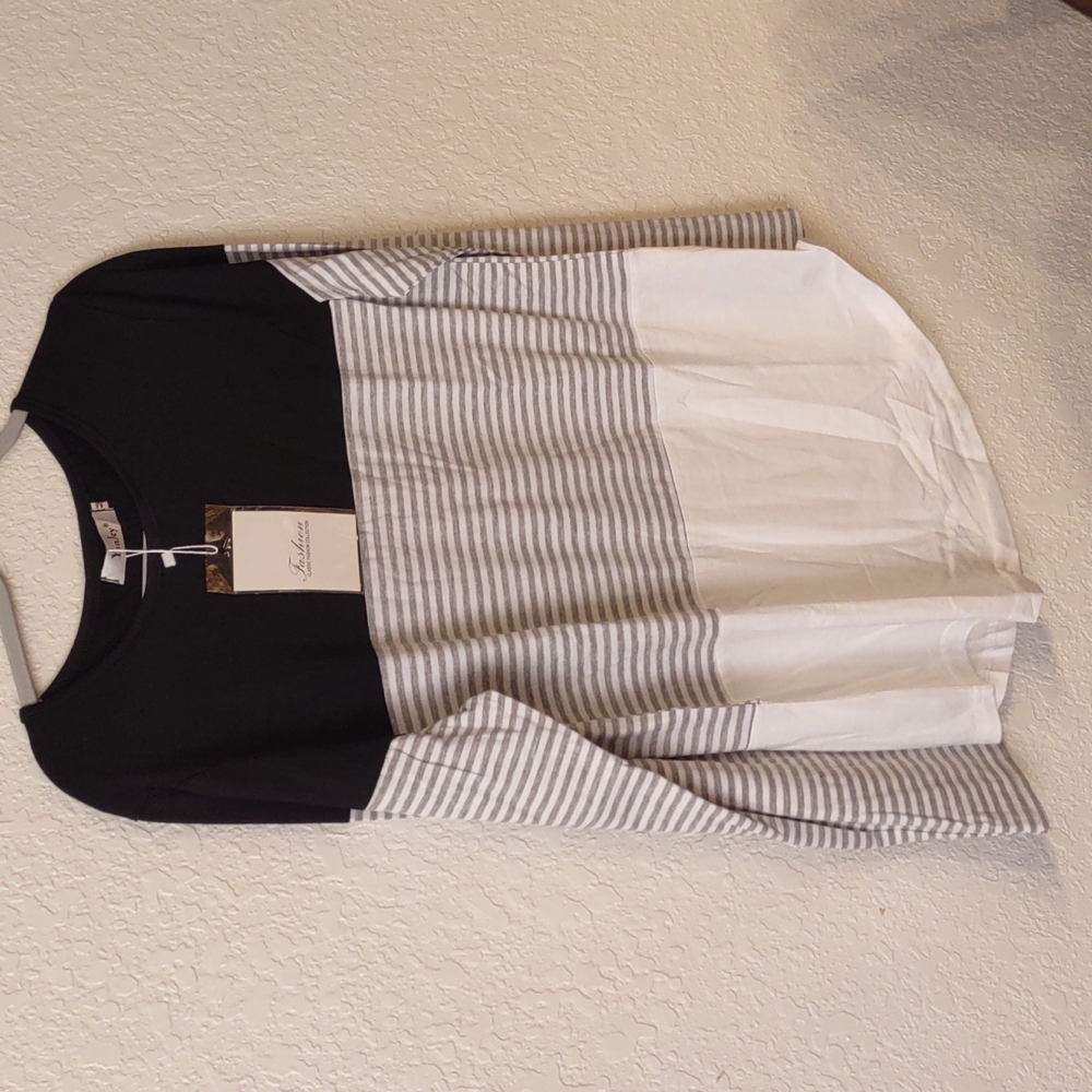 YunJey | Womens Long Sleeve Round Neck T Shirt Size M NWT